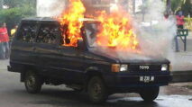 Ponsel Berdering, Satu Unit Mobil Kijang Meledak Usai Isi Bensin