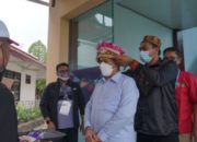 Tiba di Papua, Sekda Aceh Disambut dengan Topi Kehormatan