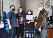 Gampong Pasar Blangpidie Salurkan BLT, Warga Diimbau Lakukan Vaksinasi