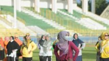 Semarakkan Hari Ibu, Perwosi Aceh Gelar Senam Bersama di Stadion Harapan Bangsa