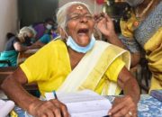 Inspiratif, Nenek Usia 104 Tahun Lulus Tes Membaca dan Menulis