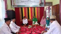 Baru Dilantik jadi Sekda, Ulama dan Pengurus PERTI Abdya Peusijuek Salman dan Istri