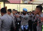 Kasipropam Polres Aceh Selatan Lakukan Pemeriksaan Kelengkapan Diri Personil