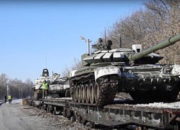 Rusia Mulai Invansi Ukraina, Tank Tempur Bergerak
