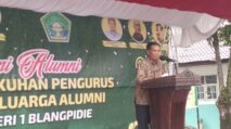 Bupati Abdya Sarankan Reuni Alumni di Sekolah Dibungkus dengan Diskusi tentang Daerah