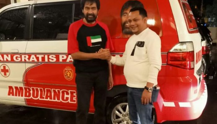 Founder YHC Abdya Serahkan Mobil Ambulan untuk Partai Aceh