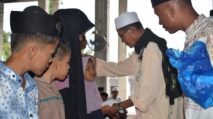 Galang Dana Rp80 Juta, Warga Krueng Batee Abdya Santuni Anak Yatim dan Fakir Miskin
