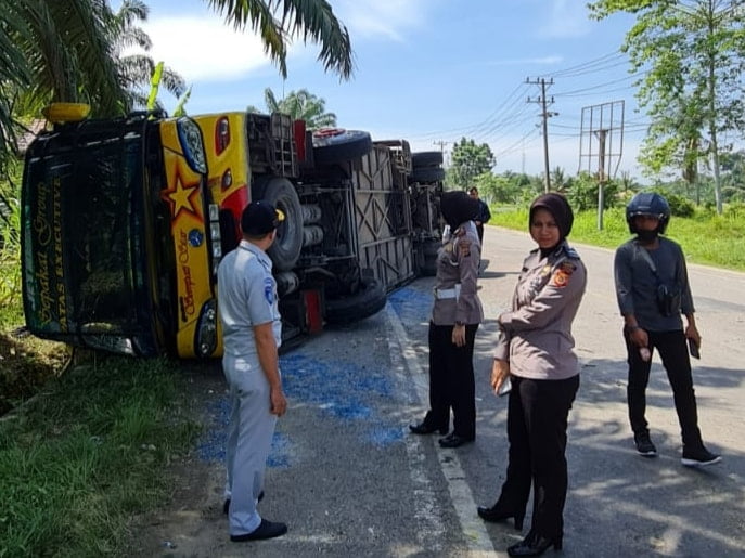 Bus Sempati Star di Aceh Timur Terbalik, Sopir Kabur Diminta Serahkan Diri