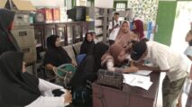 Warga di Gampong Seunaloh Abdya Kembali Terima BLT Dana Desa