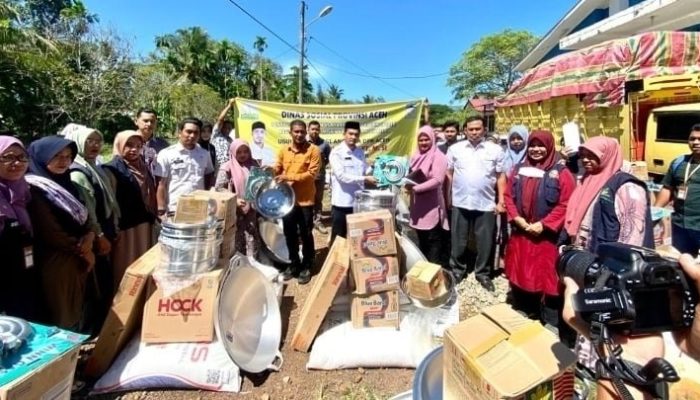 85 Orang Wanita Rawan Sosial Ekonomi di Aceh Besar Terima Bantuan UEP