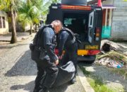 Personel Jibom Sat Brimob Batalyon C Nagan Raya Evakuasi Bom Granat Nenas