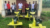 Anggota DPRK Abdya Ikhsan Serahkan Bantuan 4 Unit Cultivator untuk Kelompok Tani
