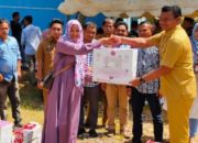 Pemerintah Aceh Salurkan Ragam Bantuan UEP di Aceh Besar