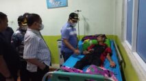 Pj Bupati Abdya Jenguk M Yusan yang Kini Dirawat di Puskesmas Babahrot