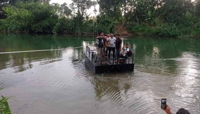 Berkat Dana Desa, Warga Cot Jeurat Inovasi Rakit Penyebrangan Sungai Akses Petani ke Kebun