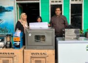 Anggota DPRA Nuraini Maida dan Diskop UKM Aceh Bantu Pelaku Usaha di Bener Meriah