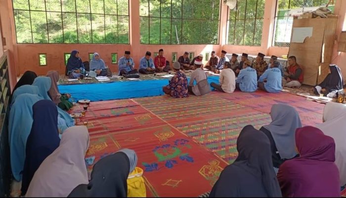 Aceh Tengah Serahkan Insentif untuk 1.302 Guru TPA