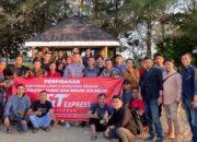 Karyawan JNT Express LSN01 Lhoksukon Gelar Acara Perpisahan di Pantai Bantayan