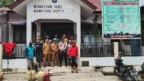 Cegah DBD, Pemerintah Gampong Kuta Tinggi Lakukan Fogging dan Bersih-bersih Lingkungan Desa