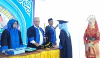 Suasana Haru Selimuti Haflah Takhrij Siswa Kelas XII MAN 2 Aceh Utara