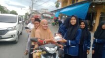 Siswa Siswi SMPN 1 Seunagan Berbagi Takjil Ramadan
