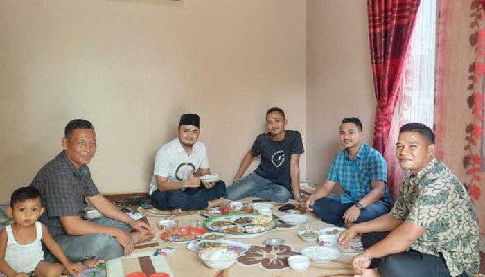 Momen Idul Fitri, PPS Silaturahmi Ke Rumah Ketua PPK Lhoksukon