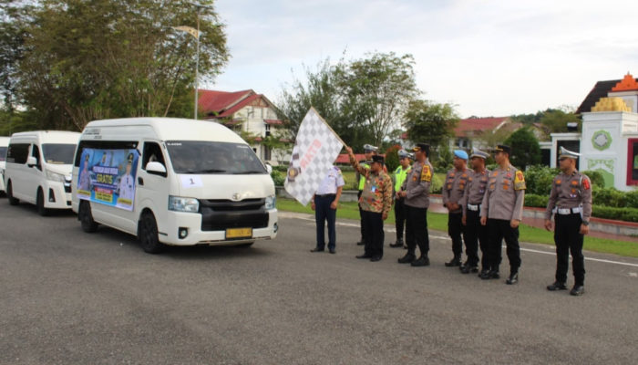 Bersama Pj. Bupati, Kapolres Aceh Jaya Lepas Bus Keberangkatan Balik Mudik Gratis