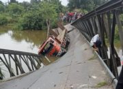 Dilalui Trado, Jembatan Lalla Bahagia Salang Simeulue Ambruk