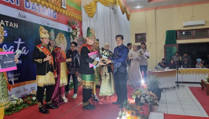 Teguh Darmawan Dan Geubrina Zikra Barizki Terpilih Sebagai Duta Wisata Agam Inong Aceh Selatan 2023