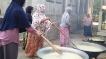 Begini Cara Masyarakat Gampong Kayee Jatoe Pidie Meriahkan Hari 'Asyura Tahun Ini 8 Begini Cara Masyarakat Gampong Kayee Jatoe Pidie Meriahkan Hari 'Asyura Tahun Ini