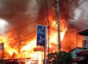 Kebakaran Dahsyat Hanguskan Sejumlah Ruko di Blangpidie Abdya