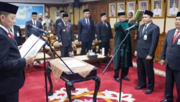 Pj Gubernur Aceh Lantik Dua Direktur Bank Aceh Syariah