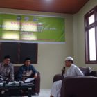 Salah satu peserta mengikuti tes hafalan Al Qur'an seleksi beasiswa tahfidz Baitul Mal Abdya yang digelar di Anjungan Abdya, komplek PKA Taman Ratu Safiatuddin Lampriet Banda Aceh, Senin (25/9/2023). Foto: Acehglobal/Salsya.