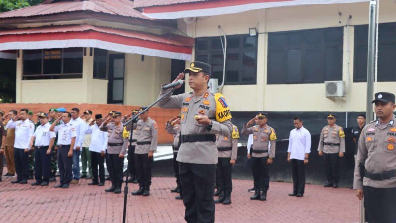 Kapolres Nagan Raya AKBP Rudi Saeful Hadi, SIK memimpin apel pasukan operasi zebra Seulawah  di halaman Mapolres setempat, Senin (04/09/2023). Foto: Acehglobal/Ist.