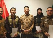 Pj Gubernur Aceh Serahkan SK Perpanjangan Jabatan Tiga Pj Bupati
