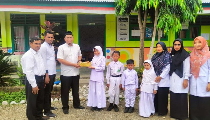 Siswa dan Guru MIN 27 Aceh Selatan Salurkan Bantuan untuk Palestina