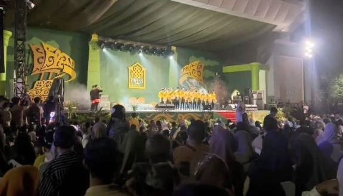Sanggar Rapai Rincong Meubisa dari Abdya Memukau Ribuan Penonton di PKA-8