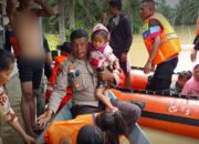 Polsek Trumon Evakuasi 47 Pekerja PT. ASN Terdampak Banjir
