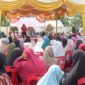 Ratusan lansia di wilayah kerja UPTD Puskesmas Babahrot, Kecamatan Babahrot, Abdya, mengikuti acara Gebyar Lansia di halaman puskesmas setempat, Kamis (30/11/2023). Foto : Acehglobal/Ist.