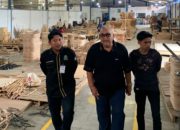 Ketua Hipelmabdya Tinjau Pabrik Furniture Rotan PT Findora Internusa di Cirebon