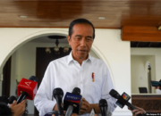 Jokowi dan Moeldoko Tepis Isu 15 Menteri Mundur