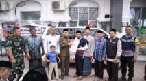 ketua-dprk-banda-aceh-serahkan-ambulans-untuk-gampong-lamdingin