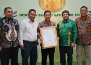Sekda Abdya Terima Sertifikat Akreditasi Paripurna RSUD Tengku Peukan
