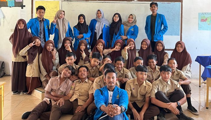Mahasiswa KPM UIN Ar-Raniry Sosialisasi Bahaya Nikah Dini di SMP Satu Atap Cekal Baru