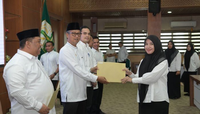 Ribuan Tenaga Kontrak Pemprov Aceh Terima SK
