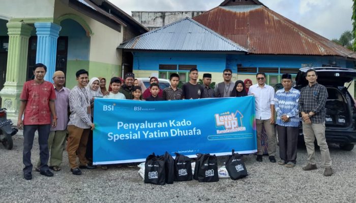 BSI Gandeng Baitul Mal Abdya Salurkan 100 Paket Ramadhan bagi Yatim dan Dhuafa