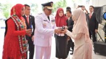 Momen HUT RI ke-79, Keluarga Pahlawan di Aceh Terima Cenderamata