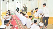 Bupati Sibral Peusijuek 172 Calon Haji Pidie Jaya, Jadwal Berangkat ke Tanah Suci 22 Mei