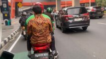 Demi Perjuangkan Dana Otsus, Wagub Aceh Naik Ojol ke Kantor Menteri di Jakarta