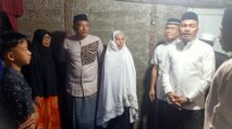 Safari Subuh di Abdya, Bupati Safaruddin Bantu Perbaiki Rumah Janda Miskin di Meunasah Sukon